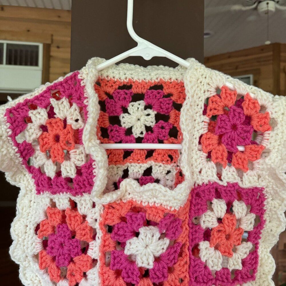 Vest Women S/M Granny Square Pink Orange White Crochet Light Spring - Picture 3 of 13